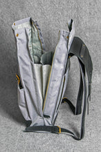 COMMUTER BACKPACK - grey