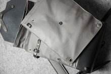 DESIGNER BACKPACK - grey