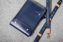 DESIGNER CLUTCH - marine