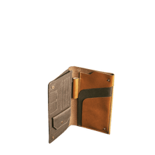 PASSPORT WALLET - toffee/coffee