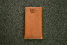 PASSPORT WALLET - toffee/grey