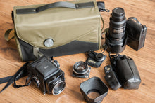 PHOTOGRAPHER MESSENGER - forest